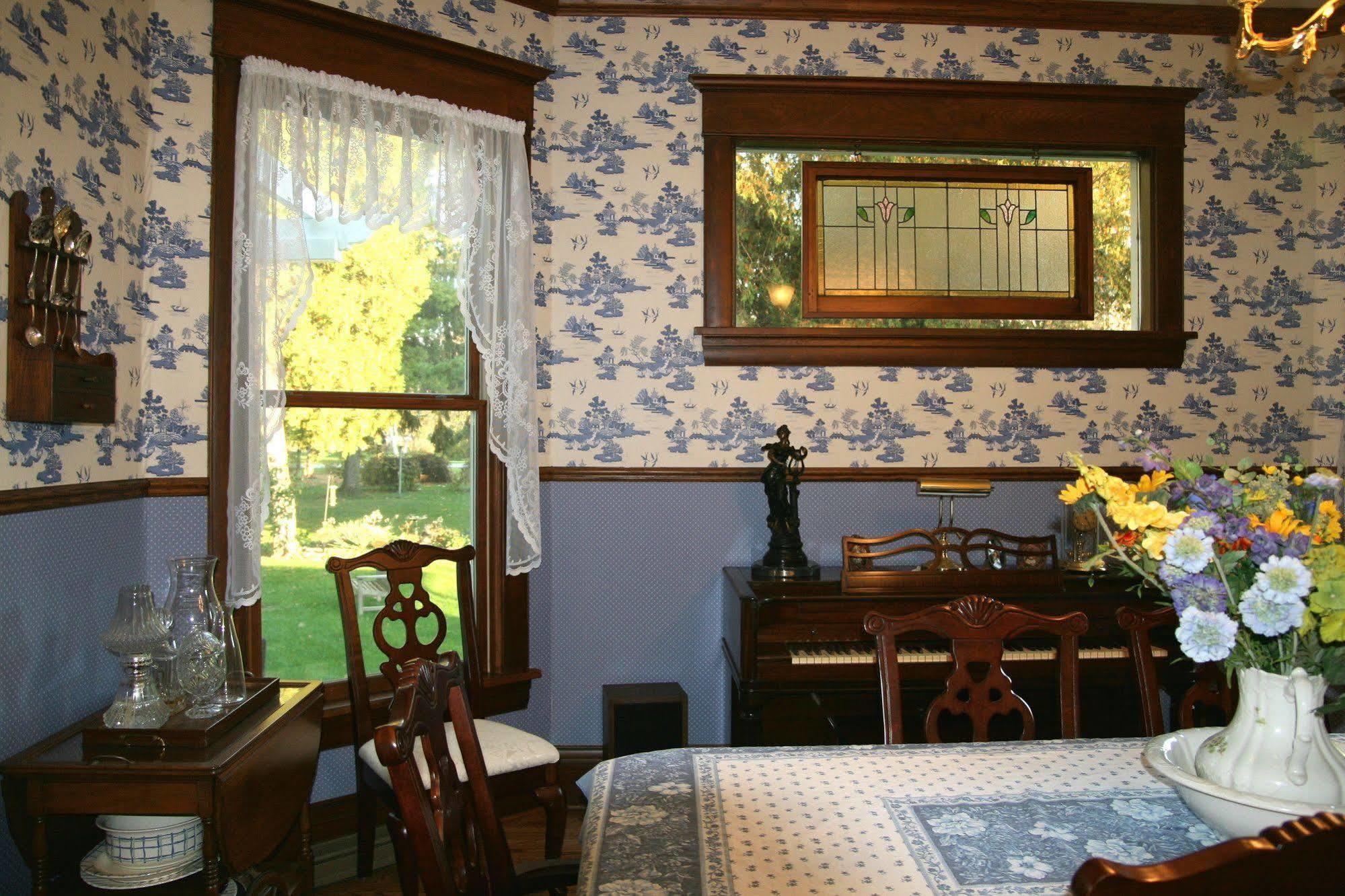 Covington Manor B&B Cambridge Экстерьер фото