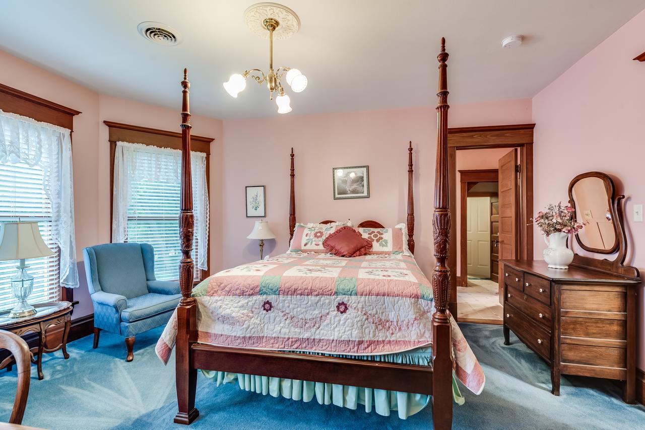 Covington Manor B&B Cambridge Экстерьер фото