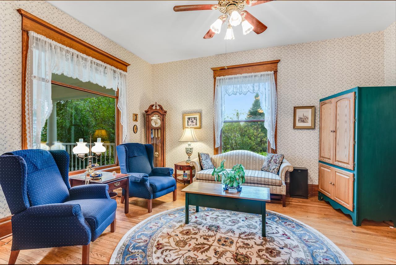 Covington Manor B&B Cambridge Экстерьер фото